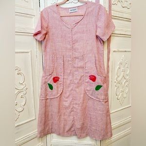 Vintage 60s or 70s Impressions house dress! Embroidered Rose Patch Pockets S/M
